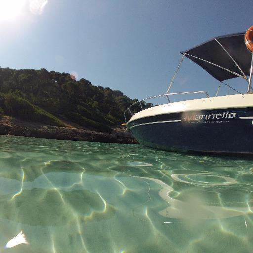Paseos en barco para visitar las preciosas calas de Menorca / Boat trips to visit the amazing coves of Menorca.