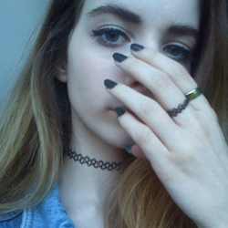 el follow te lo regalo, a cambio de que sigas a @ustftmangel . pedile fback y te sigue. solo fandoms☀☀