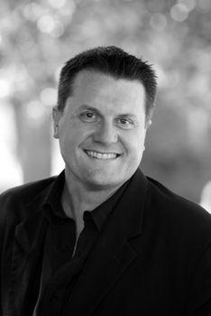 darrenbils's profile picture. Author, innovator, strategic adviser and turnaround specialist, providing leadership within professional services consulting to business and government.