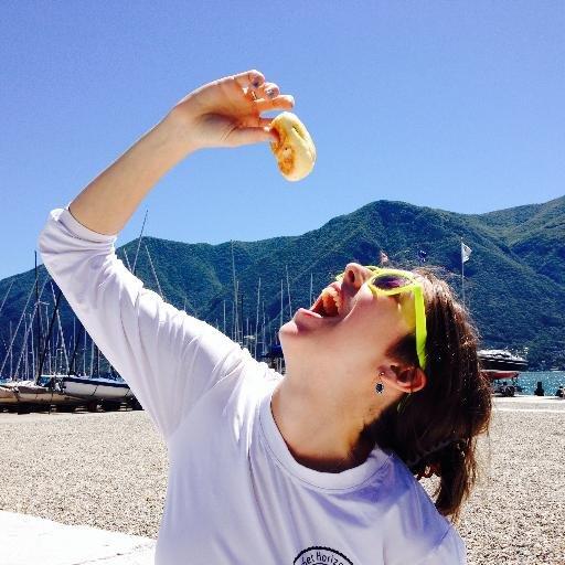 Junitaefna's profile picture. 