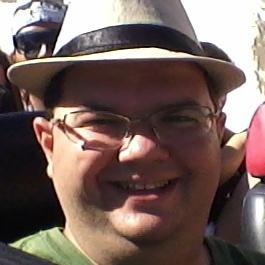 Cientista Político e Mestre em Sociologia. Comunista e Latinoamericano. Na luta pela construção da Revolução Brasileira!