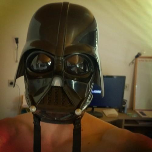 #DarthVader is here to give answers and solve your problems in 10 seconds time. Ask him a question and add hashtag #tensecVader | GO!