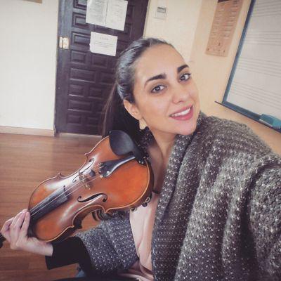 Violinista.Cabezota y miembro de AG.Grado superior de violin y Grado en Derecho, Granada. Soñadora compulsiva y amante de lo imposible. Ver, oír y callar.