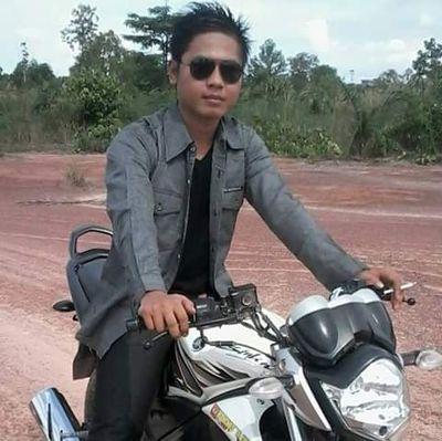 NopriSamsung's profile picture. tidak akan ada kta akhir di dlm sbwh hal.. klau bukan kita yg mundur di dlm itu... bukankah begitulah hidup..