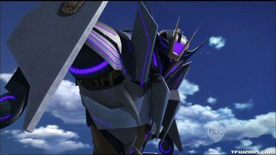 i was a decepticon communications officer but I've changed sides honest sis @creepywave I love @daywalkersilver