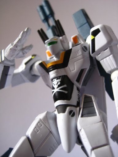 ghostlightning's profile picture. Macross fan who ran the retired We Remember Love blog