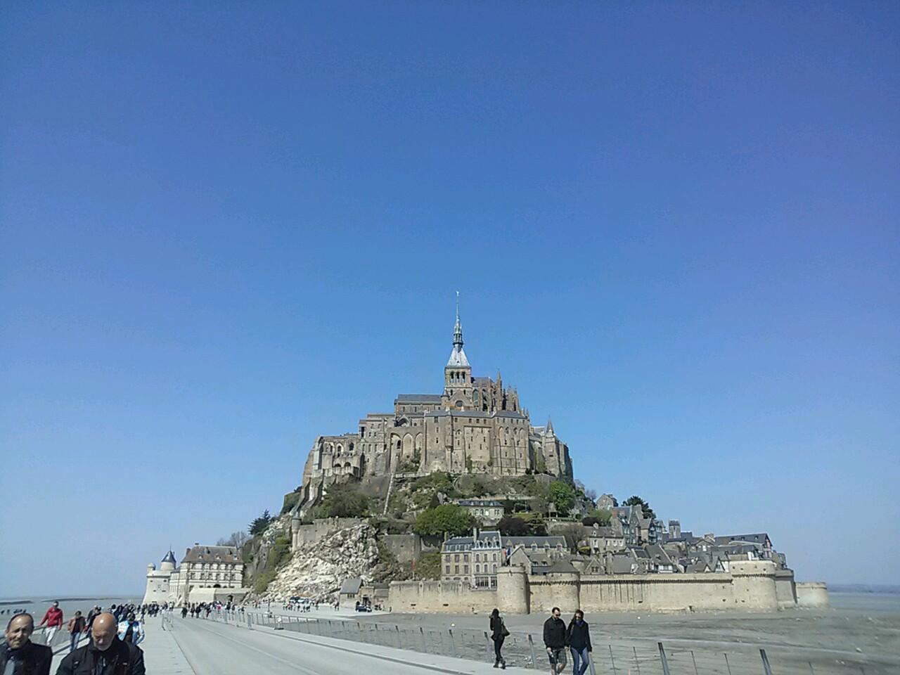 去年からParisに住んでいます!毎日、発見がいっぱいで楽しいです♪ 日々、感動したことをつぶやいていきます♪