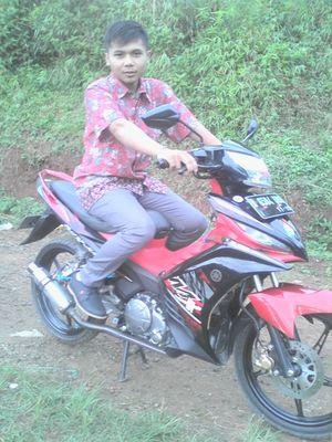 DedeDedegodeg5's profile picture. Pingin Jadi Orang Sukses, bisa membahagiakan kedua orang tua .