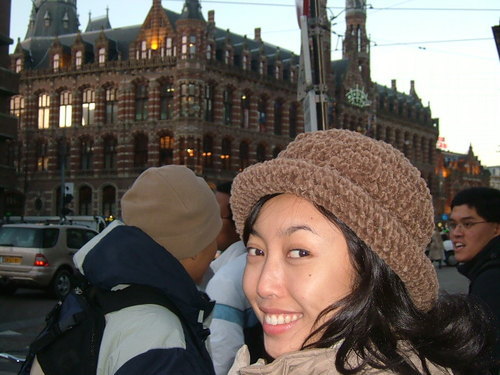 a mom who looks like single ;p with passion on vintage