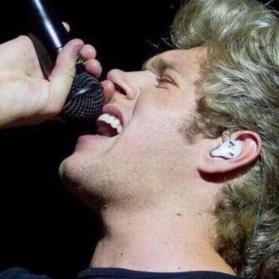 go follow my main @crokeparkniali if u like :) never give up on your follow , he WILL follow u !