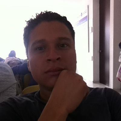 julianmo87's profile picture. 