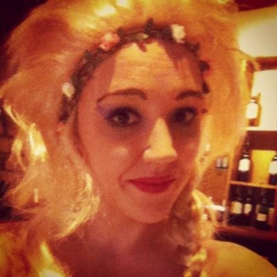 PartiesWithElsa's profile picture. Does your son or daughter love Frozen? Why not have Elsa visit them on their special day to sing dance and party? Available to hire in the Central Scotland Area