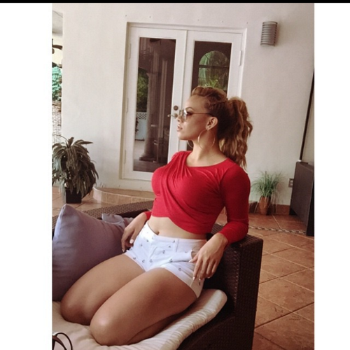 DinJaneH97's profile picture. bout to SLEDGEHAMMER 2015 with mah girls!!! [Real Dinah Jane @DinahJane97 ]