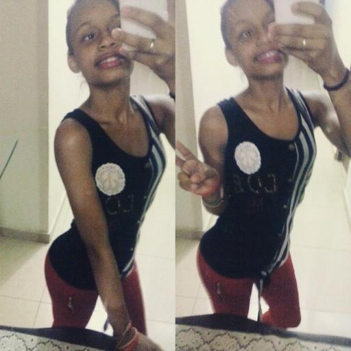 → Nocee ((#Muere)) Quien Se Va Solo Se ((#Muere)) Quien Se Olvida