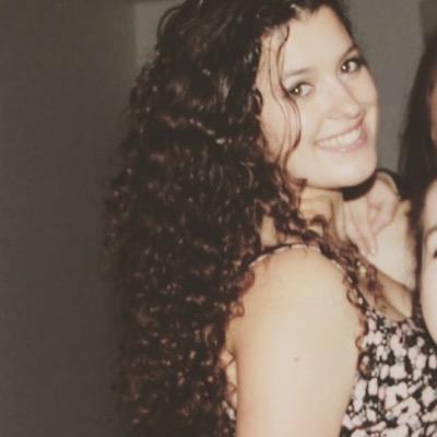20yo • Pokofamily • Barça • student • FrenchGirl Il faut toujours viser la lune car dans le pire des cas on retombe dans les étoiles ⭐️