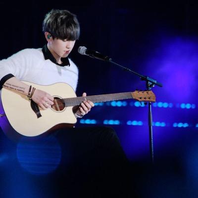 if i was rich enough i would give chanyeol a guitar // @wishuponalu