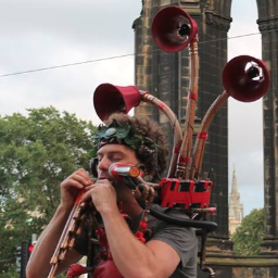 One man band street performer & inventor of the Heart Pipes. §∞§♥§∞§

For inquiries and bookings contact: theheartpipes@gmail.com