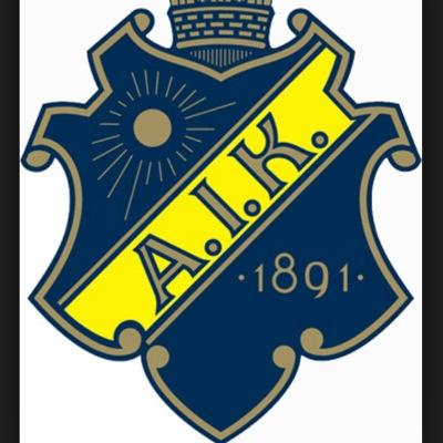 Travtränare som även är tokig i fotboll. Twittrar om allt i världen. samt stolt AIK supporter
