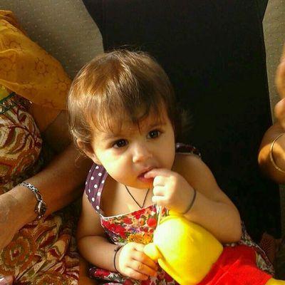 6b5557cf81cd4e8's profile picture. helping others is the best karma of life