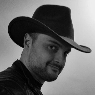 Wyrd bið ful aræd - O destino é inexorável
Coxa Branca - Galo Doido
no twitter pra Futebol, política e cinema