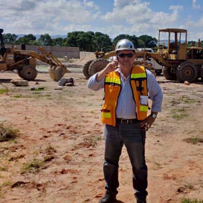 Ing. civil , Maestro en Construcción de Vias Terrestres , D.R.O. y Corresponsable en Vias Terrestres