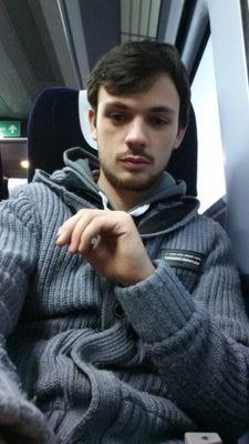 Truegriff's profile picture. Space, football, politics, that kinda stuff