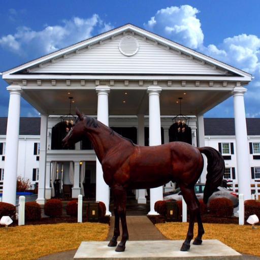 With boutique-style elegance, exquisite decor and delectable dining, the Campbell House Hotel offers old world charm and first class service and amenities.