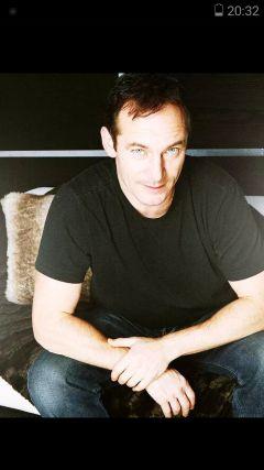 Jason Isaacs is hotter than hot he is the best acter in World I love Captain Hook and Lucius Malfoy❤
❤
