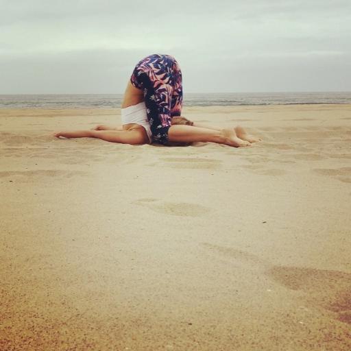 KellyHiltonYoga's profile picture. 