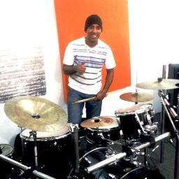 mervis musico percusionista latino y afro