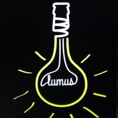 Lumus, diferente de Harry Potter (Lumos) a letra u veio de urban concept, com uma proposta inovadoras de luminárias.