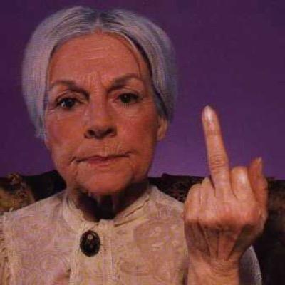 Soy vieja, y?48 años de laburo.Todo me chupa un ovario.Si te gusta, bien; si no: Sorry!Abrigáte si vas a salir.