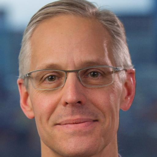Father, venture investor, robot-builder, and disaster of carpentry. Co-Founder FinTech Sandbox.