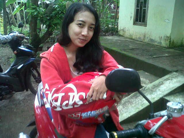 RiniAlmachzumi's profile picture. Hunter's dance manajemen, Satnight day simpel pop punk 2013