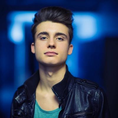 AlexC_MOVRP's profile picture. Acteur / Chanteur / Sorcier