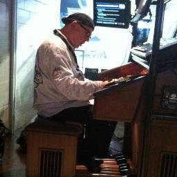 Humbled to have finished my 20th Season as Weekend Organist for the NY @Yankees. Singer/Songwriter/Piano/Organ/Guitar. Westminster Choir College grad.