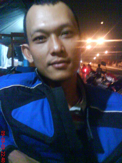 sandisaputra21's profile picture. 