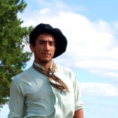 Fría la mirada frío el corazón. Magallanico hasta la médula.
Tierra de heroicas jornadas de Pampa, Madera y Lana.
Ex Cachero e las pampas.
#zurdosHDP