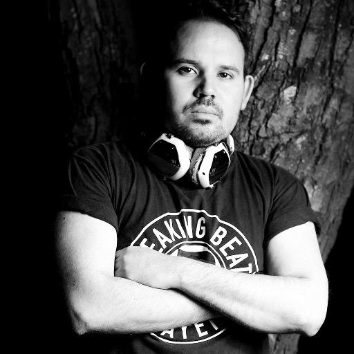 eddel_jay's profile picture. I play and make house music — bookings: chcltnic@gmail.com — https://t.co/XaRH8RdE8Q [mixes]