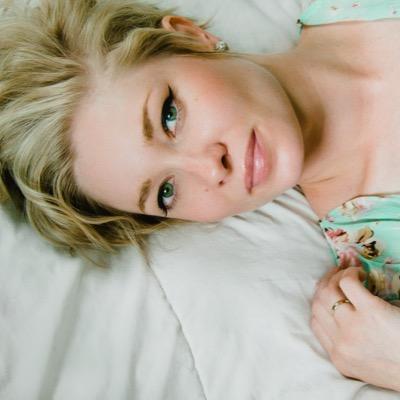It's Adri. Not Audrey. Wedding&portrait photographer from UT, living in NV