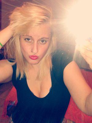 Laaliirubiaa's profile picture. y eso que solo es una foto mia , que pasara cuando nos encontramos  ? ♬