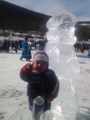 ErdenekhuyagE's profile picture. Яасан? Таануус гайхаад байна уу? Угаасаа намайг багад ингэж дууддаг байсан юм. Жинхэнэ нэрийг минь манай нутгийнхан мэдэхгүй шахуу. хэ хэ