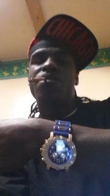 JmesAllen's profile picture. HELLO TWEETER IM BORED