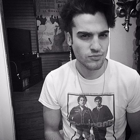 23. Billy Heumann. Hermano de Cass. Ligon, atractivo y algo chulo cuando quiero. Siempre consigo lo que me propongo.