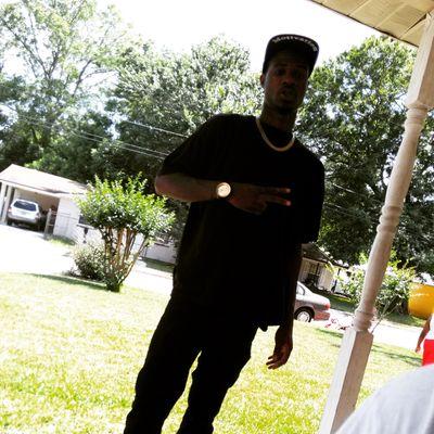 Wuddup Lil Nigga Im KINGElmo..ISkateboard..BlowHerb...And Whip A SpecV.....Im Currently Enjoying The Fuck Outta My Life Daily!!! And I Prolly fucked yoo bitch