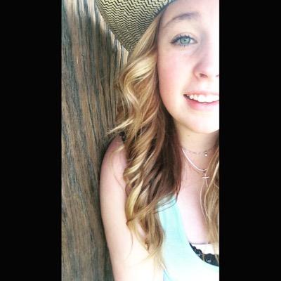 katirafillinger's profile picture. just a buncha farmers