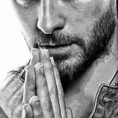 aboshahin2015's profile picture. حُبُّكِ يطرحُ ألفَ سؤالٍ ليس لها في الشِعْرِ جَوَابْ