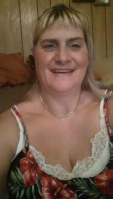 bd3110560f41483's profile picture. I'm single i believe in the golden rule love 2 sing