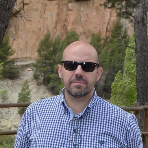 RafaMontejo's profile picture. Marido, padre de 3, católico, arquitecto, empresario por circunstancias, liberal convencido. Me empujaron al Twitter y no soy capaz de soltarlo...