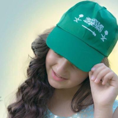 famly4433's profile picture. ‏اولئك الذين يملكون قلوبا مليئة بالمحبة .. تكون


 أياديهم دائما ممدودة